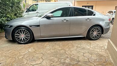 Jaguar XE D200 R-Dynamic