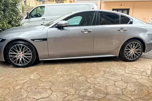 Jaguar XE D200 R-Dynamic