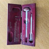 set con vinometro e pipetta in scatola di legno