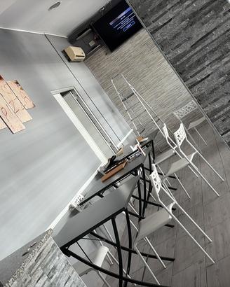 Pizzeria con posti a sedere , domicilio a cagliari