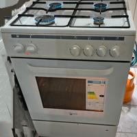 cucina  4 fuochi ventilato come NUOVO 