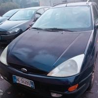 AUTOVETTURA FORD FOCUS