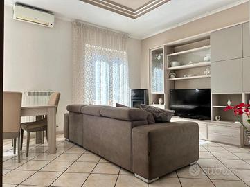 4 LOCALI A GIUGLIANO IN CAMPANIA