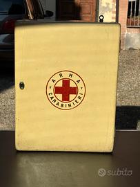 Armadietto pronto soccorso  arma dei Carabinieri