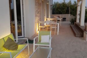 VILLETTA con PISCINA a 5 min.auto dal mare