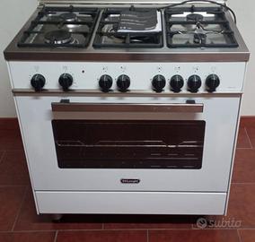 Cucina libera installazione De Longhi