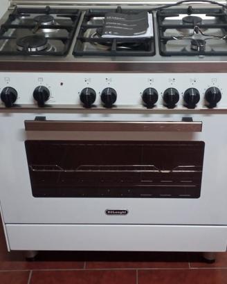Cucina libera installazione De Longhi