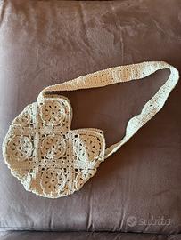 Borsa estiva ricamata a mano