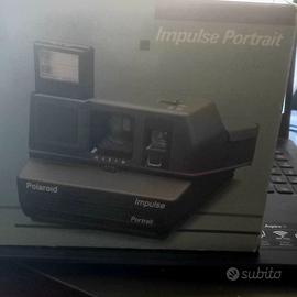 POLAROID IMPULSE CAMERA