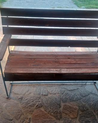 panchina originale in ferro e legno 200€