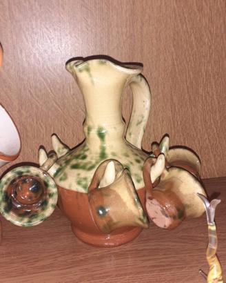 bottiglia decorativ con tazzine