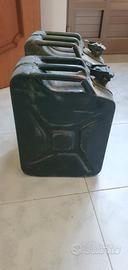 Coppia di taniche in metallo originali da 20 litri