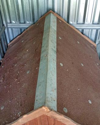 cuccia in legno  grande più piccola in cemento