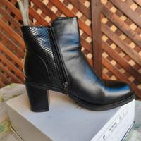 Stivaletto con tacco 