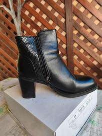 Stivaletto con tacco 