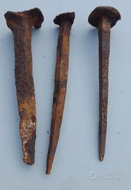 Chiodi antichi 