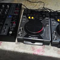 Lettori cdj Pioneer 400 e mixer Benigher