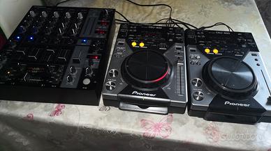 Lettori cdj Pioneer 400 e mixer Benigher