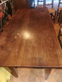 tavolo in noce e sedie 