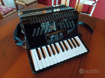 Fisarmonica 48 bassi 26 tasti Startone