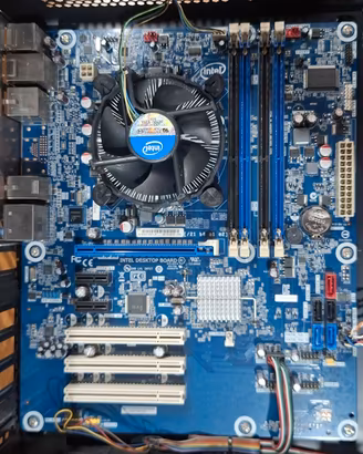 CPU Intel i7-2600 3,40GHz Motherboard Intel DP67BA