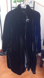 Pelliccia ecologica nera