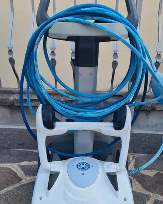 Robot pulitore piscina 