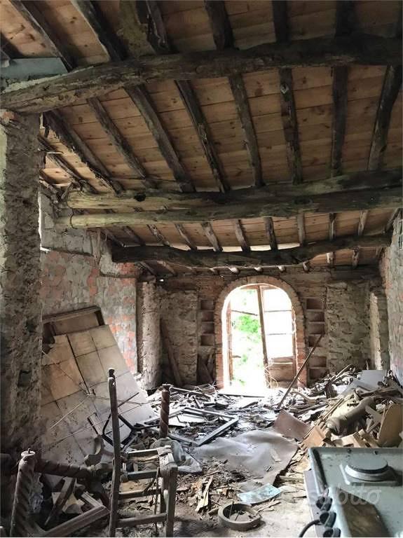 Rustico / Casale di 110 m² con 3 locali a Capannor - Altro