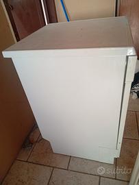 lavastoviglie come nuova