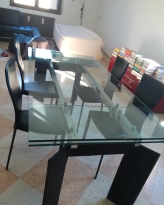TAVOLO"ELAN" CRISTALLO E 4 SEDIE "NINA"