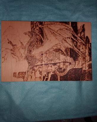 disegno inciso sul legno