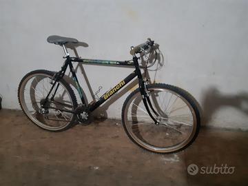 BICICLETTA BIANCHI NERA E PORTABICICLETTA