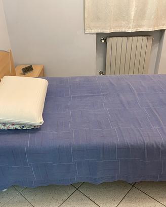 Cameretta con letto una piazza e mezzo