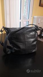 Borsa secchiello in vera pelle nera