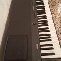 Electronic Piano P-200
