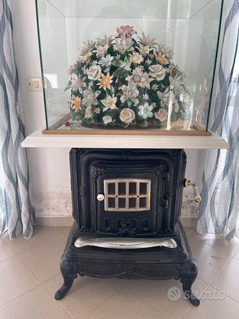 Bouquet di Ceramica di Capodimonte con teca