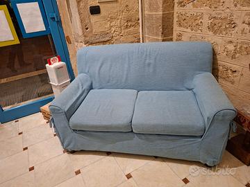 Divano celeste usato
