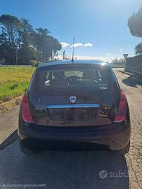 Ypsilon anno 2006 con 189.000