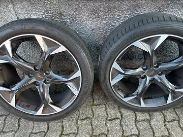 Set 4 gomme Bridgestone con cerchi