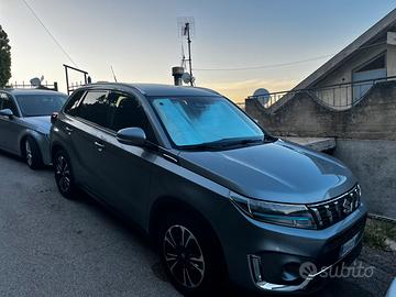 Suzuki vitara hybrid 4x4 top
