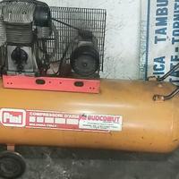 Compressore fini funzionante 300litri