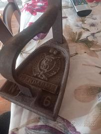 ferro da stiro antico francese 