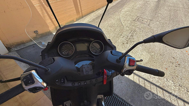 Scooter Piaggio MP3 500