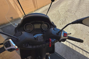 Scooter Piaggio MP3 500
