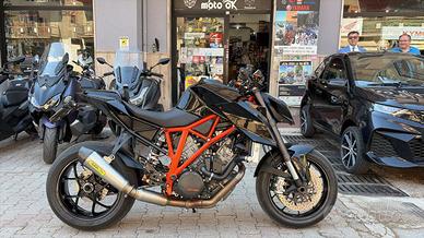 KTM 1290 Super Duke R .