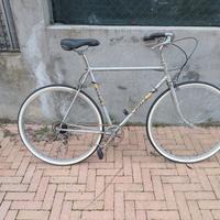 biciclette da città d'epoca con cambio 