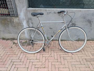 biciclette da città d'epoca con cambio 