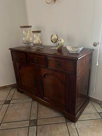 Credenza classica in legno