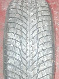 Pneumatici invernali  Nokian  Snowproof 215/50/R17