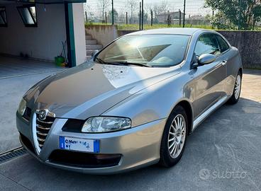 Alfa Romeo GT 2,0 JTS Distinctive